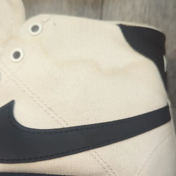 Nike Canvas High-Tops in White and Black - Picture 6 of 8
